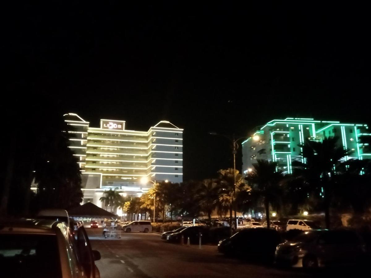 Seaview Gateway - Private Owner Hotell Port Dickson Exteriör bild