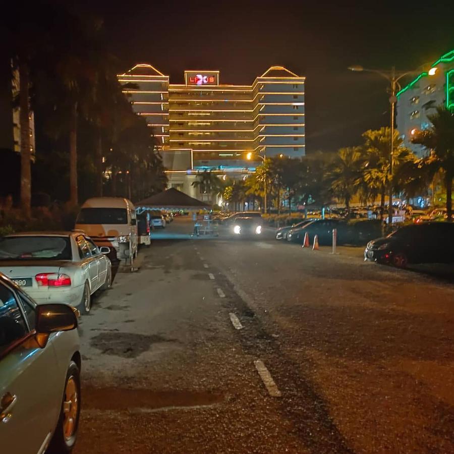 Seaview Gateway - Private Owner Hotell Port Dickson Exteriör bild
