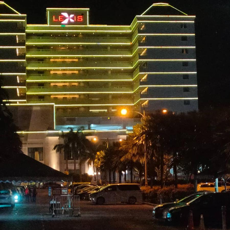 Seaview Gateway - Private Owner Hotell Port Dickson Exteriör bild